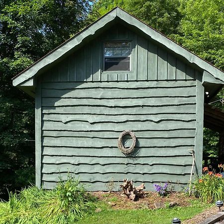Moore House Inn & Cabins Marlinton Exterior photo