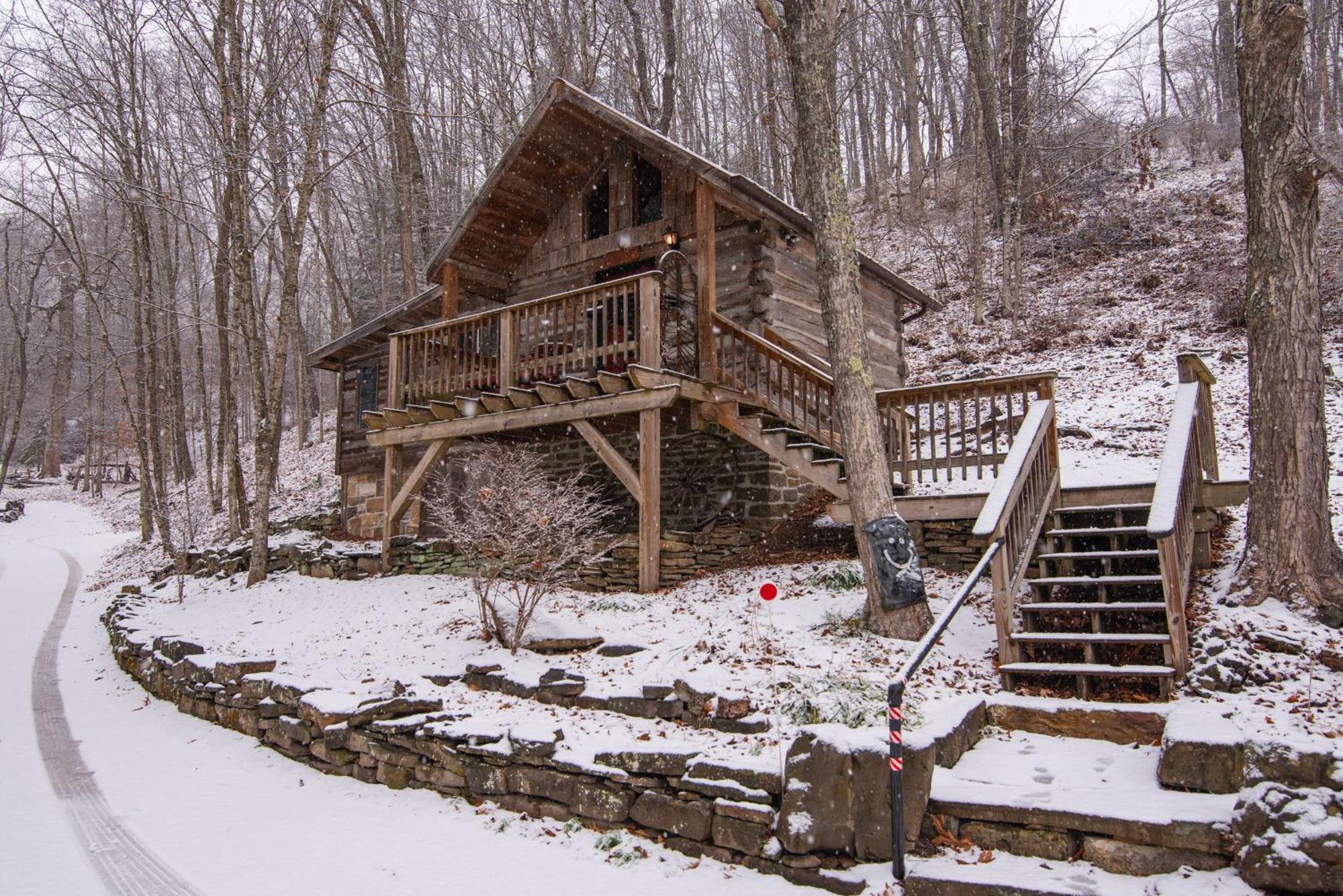 Moore House Inn & Cabins Marlinton Exterior photo