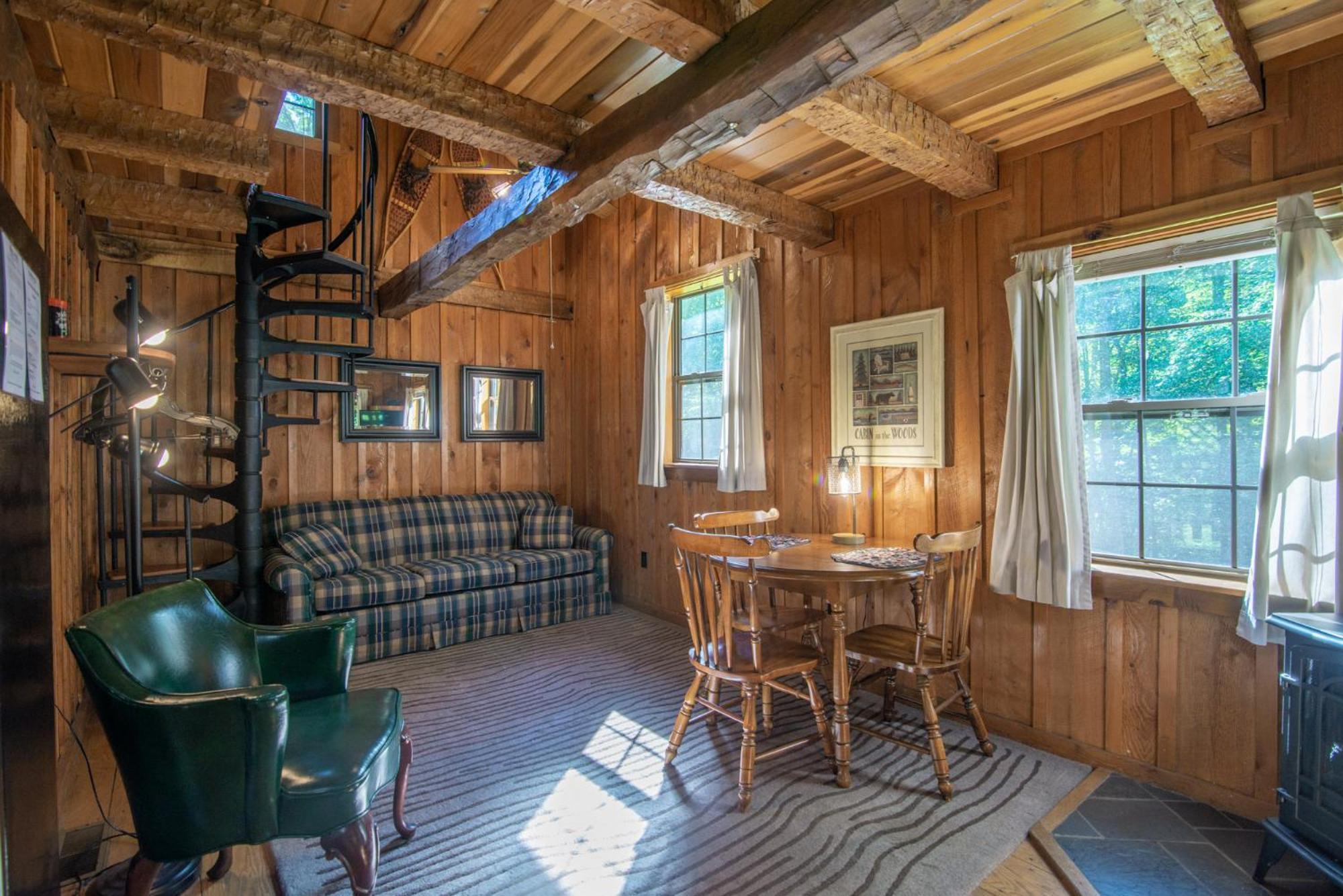 Moore House Inn & Cabins Marlinton Room photo