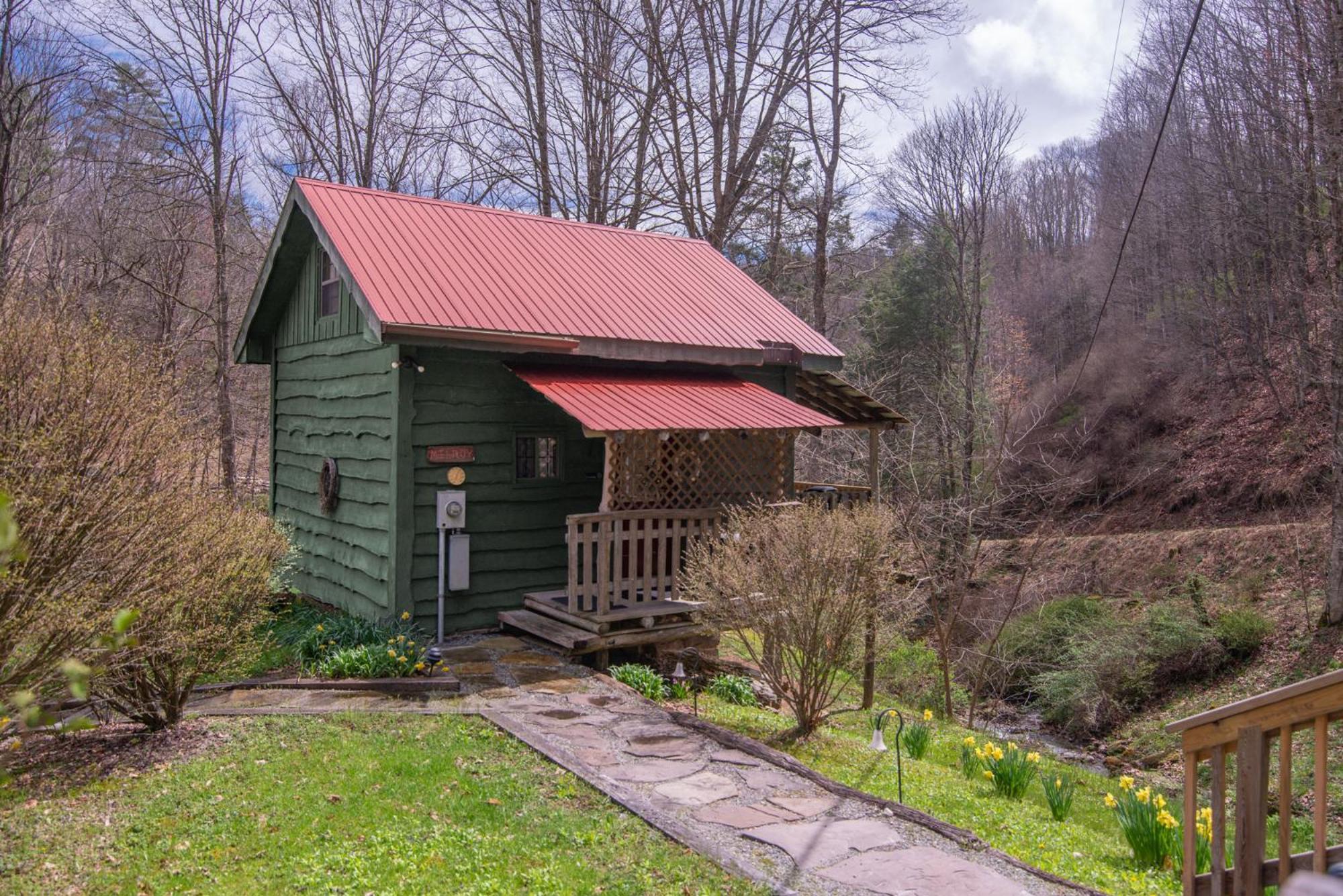 Moore House Inn & Cabins Marlinton Exterior photo