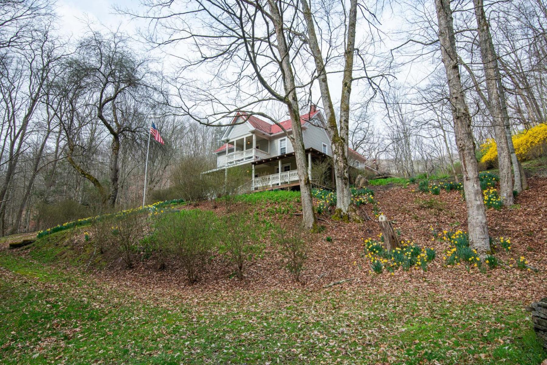 Moore House Inn & Cabins Marlinton Exterior photo