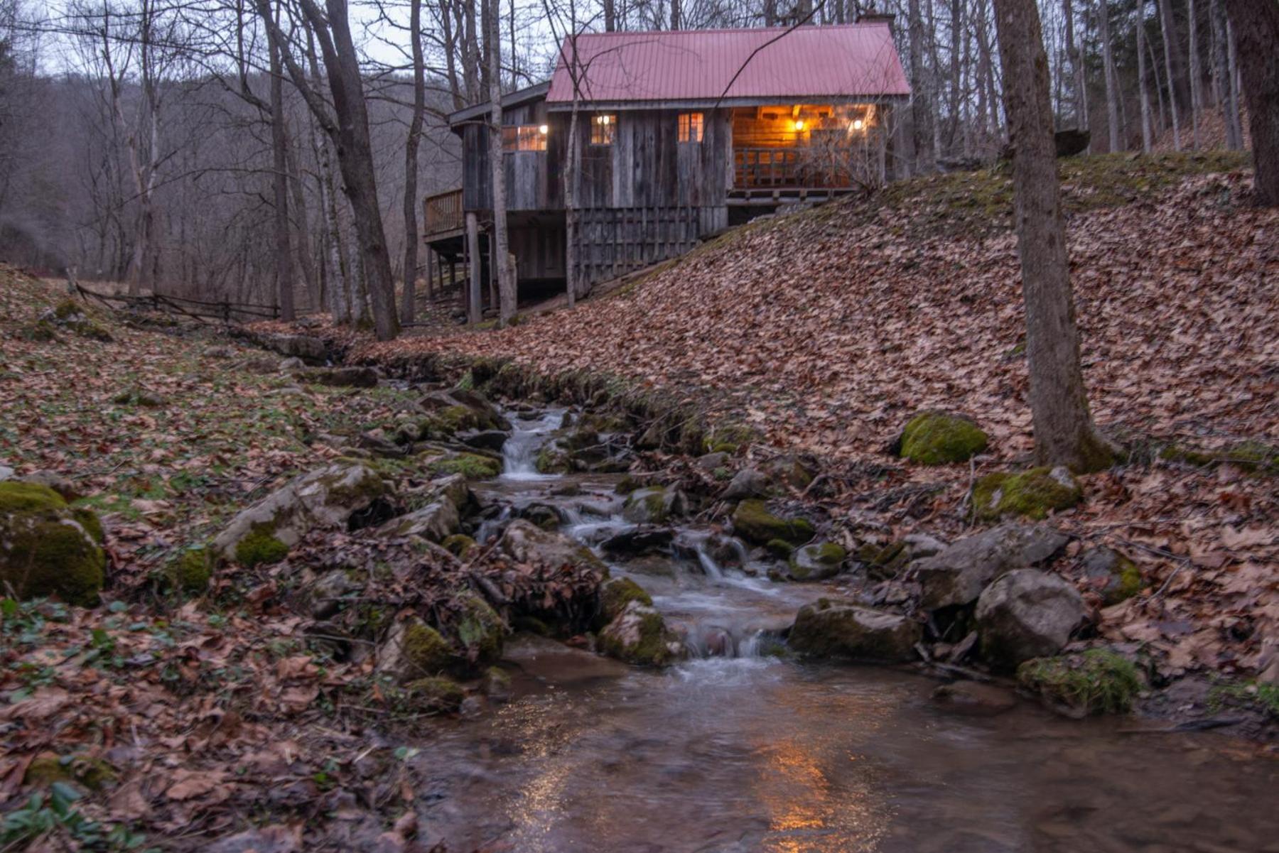Moore House Inn & Cabins Marlinton Exterior photo