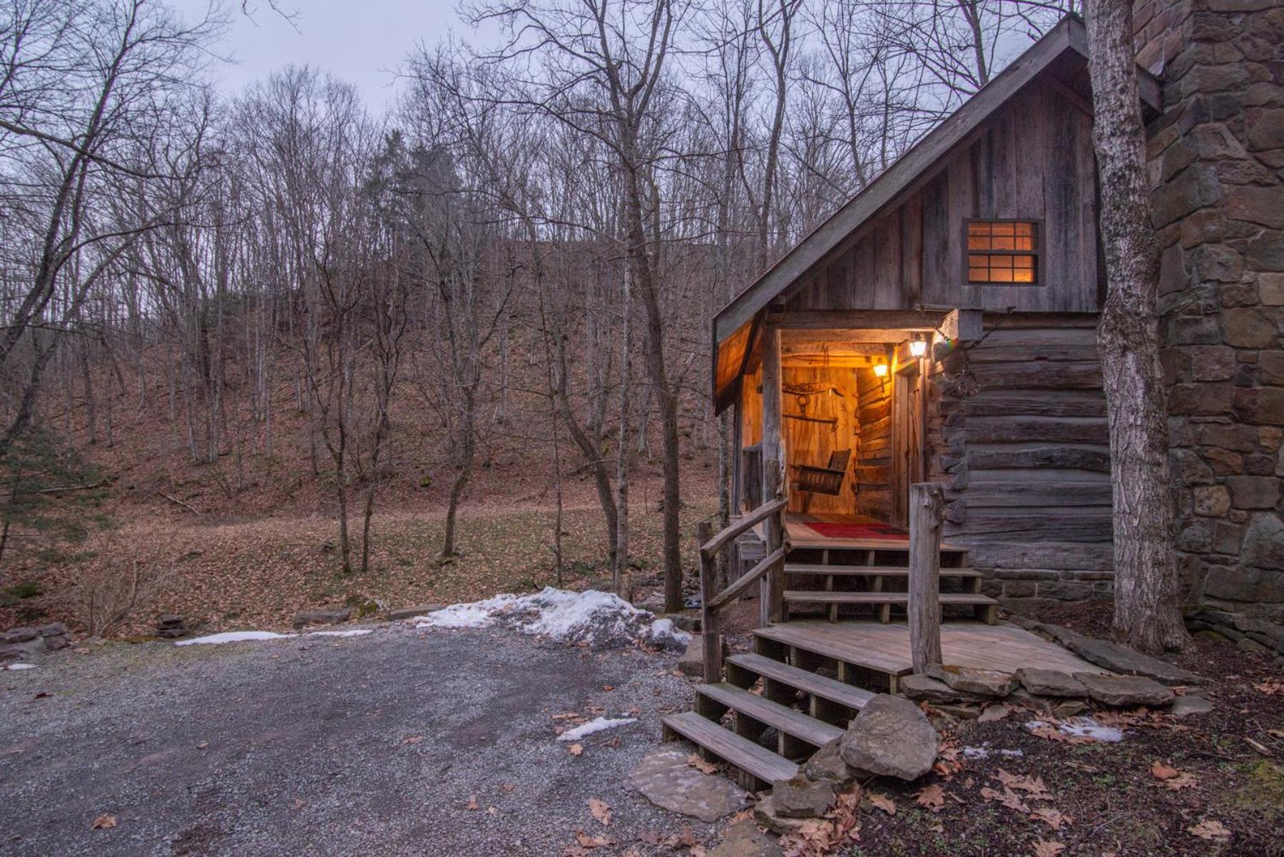 Moore House Inn & Cabins Marlinton Room photo