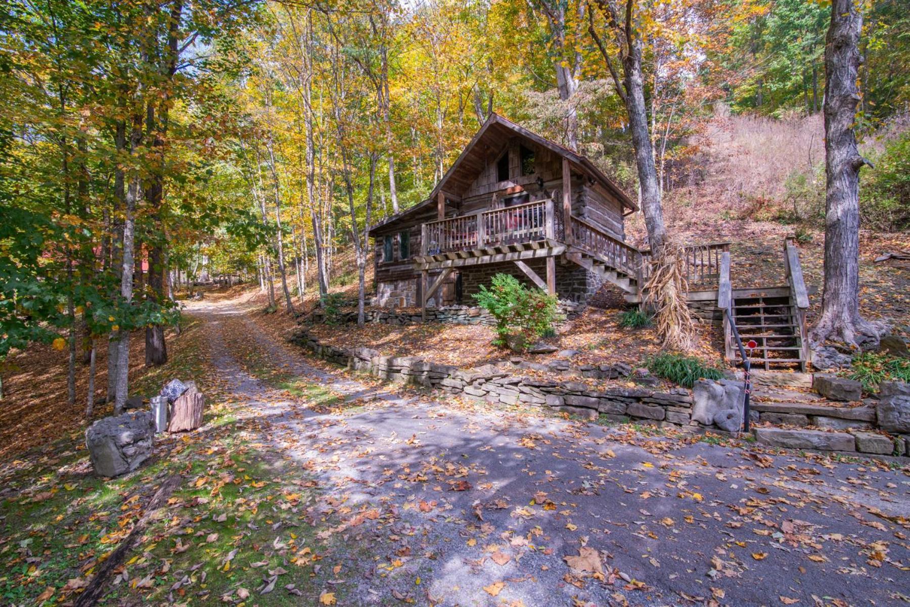 Moore House Inn & Cabins Marlinton Exterior photo